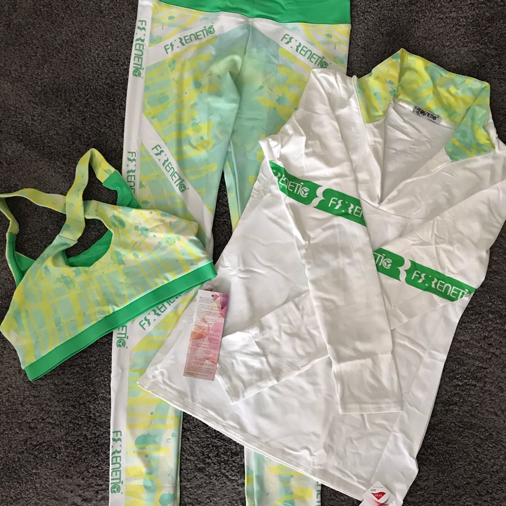 Closet Clear Out Mega Sale 💲⬇️ 3 pcs workout set